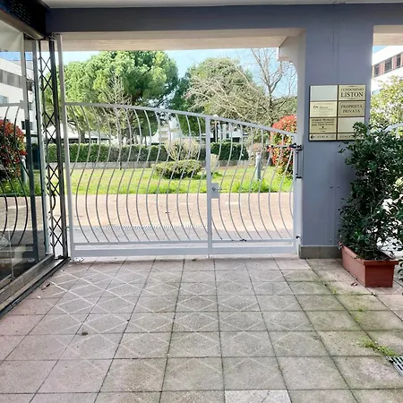 Garden Liston B31